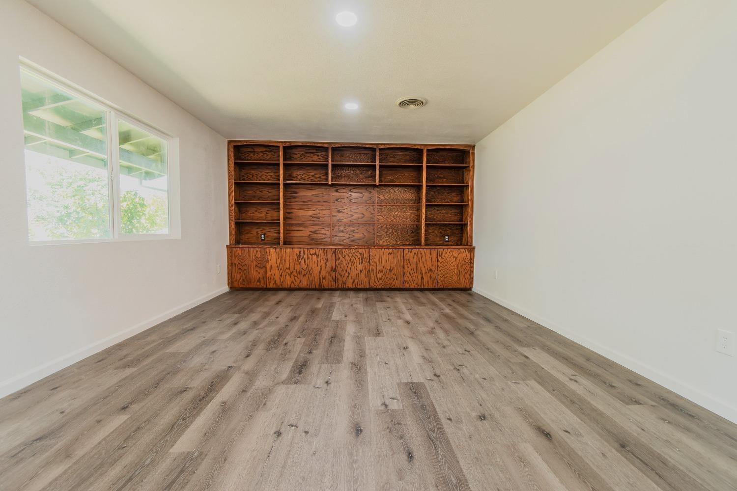 Detail Gallery Image 4 of 26 For 1789 Kenwood Way, Marysville,  CA 95901 - 3 Beds | 2 Baths