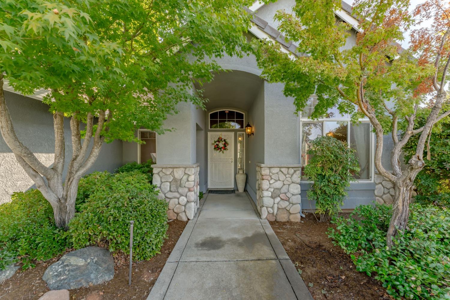 Crew Court, Auburn, California image 3