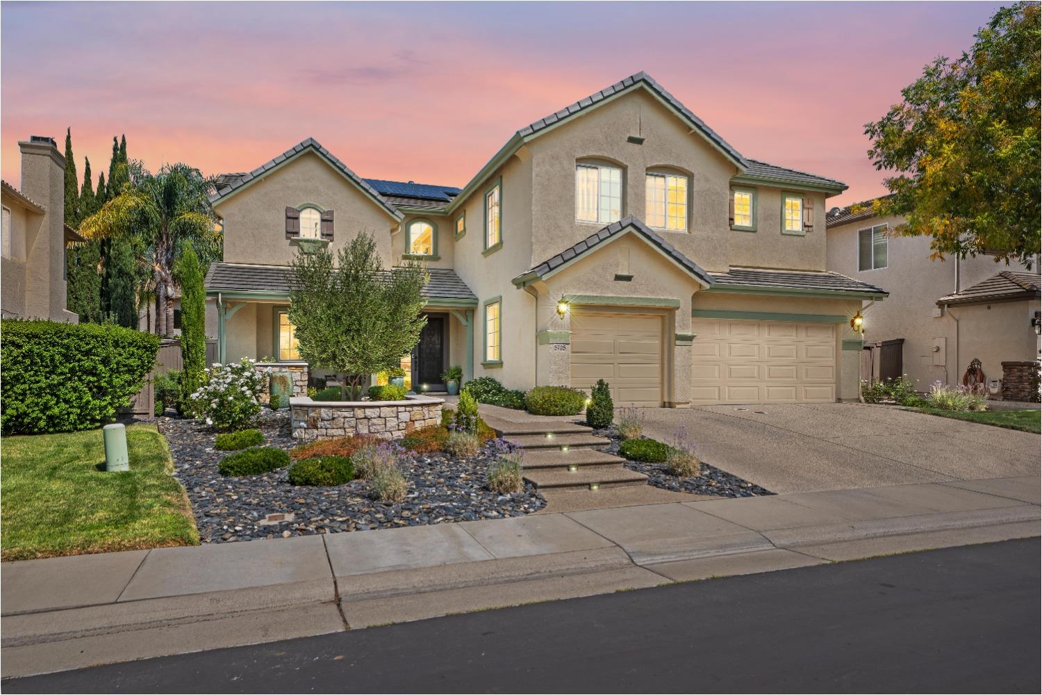 Detail Gallery Image 1 of 1 For 5705 Beach River Pl, Elk Grove,  CA 95757 - 5 Beds | 3 Baths