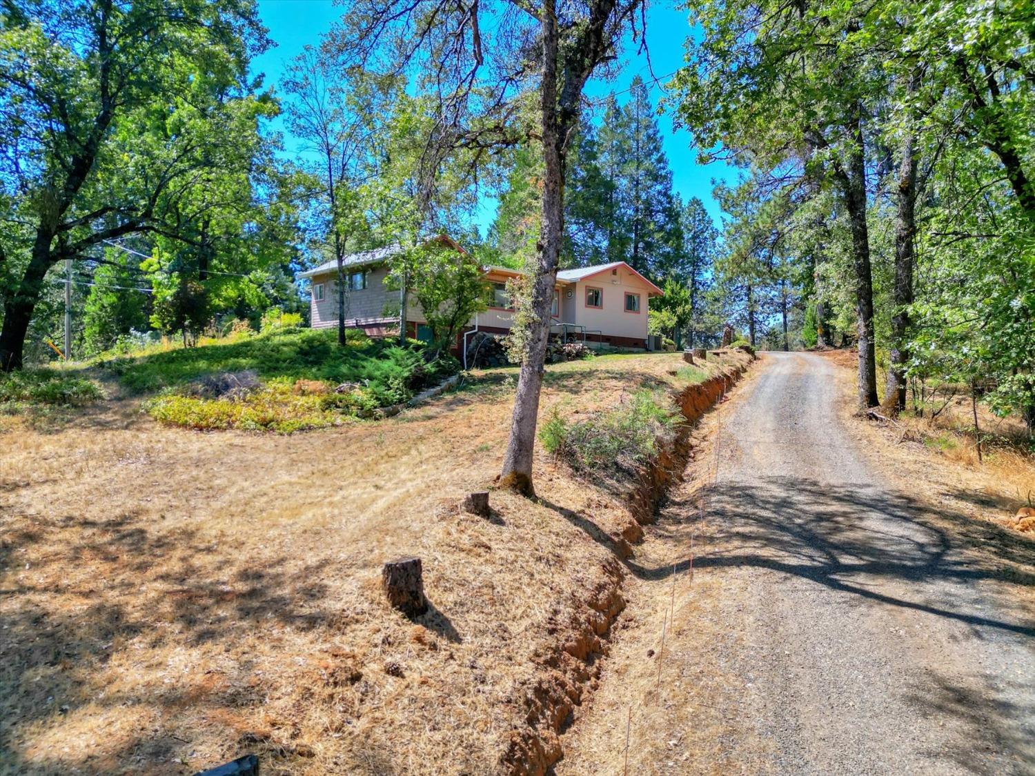 Detail Gallery Image 21 of 99 For 15969 Durango Ln, Grass Valley,  CA 95945 - 5 Beds | 3/1 Baths