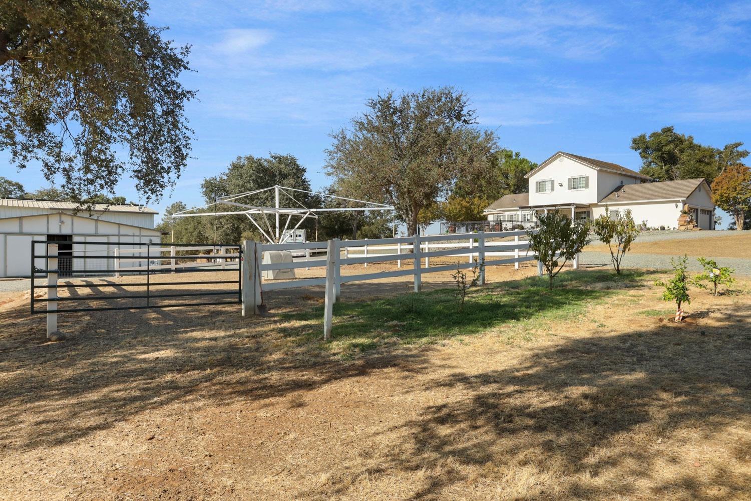 Detail Gallery Image 3 of 56 For 5005 Messing Rd, Valley Springs,  CA 95252 - 3 Beds | 2/1 Baths