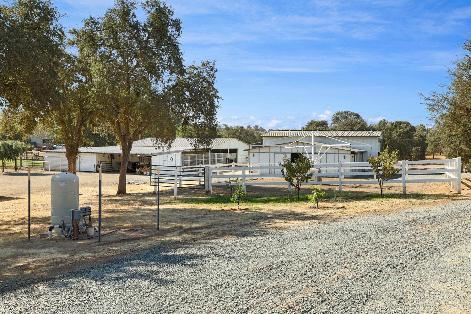 Detail Gallery Image 2 of 56 For 5005 Messing Rd, Valley Springs,  CA 95252 - 3 Beds | 2/1 Baths