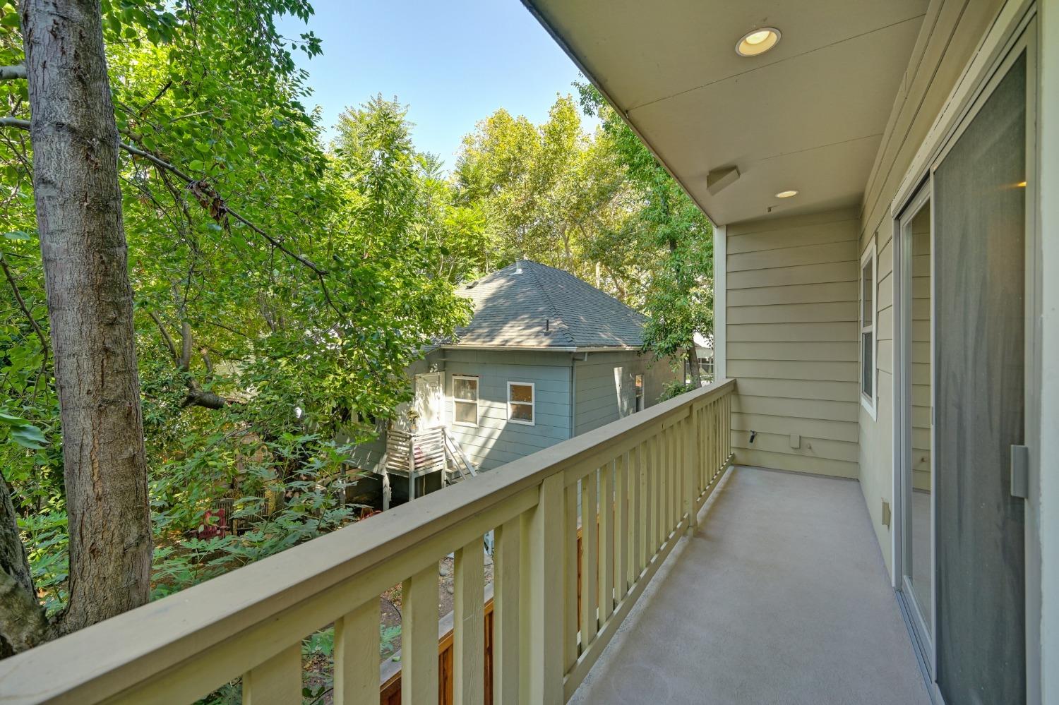 Detail Gallery Image 29 of 53 For 1904 5th St, Sacramento,  CA 95811 - 2 Beds | 3/1 Baths