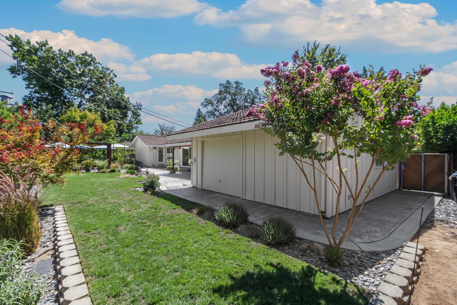 Detail Gallery Image 21 of 38 For 2701 Lacy Ln, Sacramento,  CA 95821 - 4 Beds | 2/1 Baths