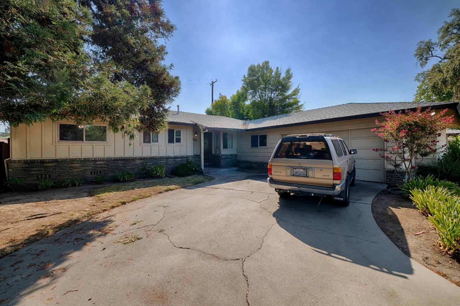 Detail Gallery Image 5 of 31 For 7037 El Sereno Cir, Sacramento,  CA 95831 - 4 Beds | 2/1 Baths