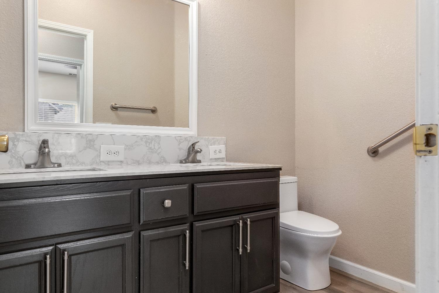 Detail Gallery Image 22 of 47 For 2427 Arabian Way, Turlock,  CA 95380 - 4 Beds | 2 Baths