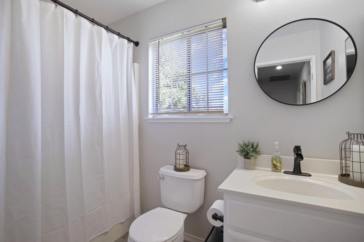 Detail Gallery Image 17 of 27 For 3795 Bridlewood Cir, Stockton,  CA 95219 - 3 Beds | 2/1 Baths