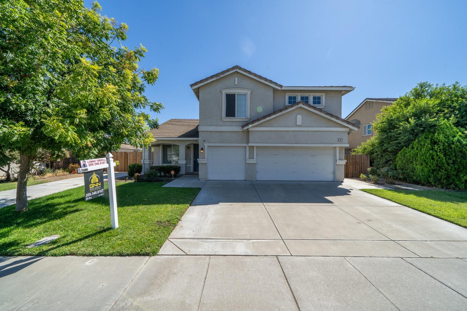 Detail Gallery Image 7 of 64 For 702 Vasconcellos Ave, Manteca,  CA 95336 - 5 Beds | 4/1 Baths