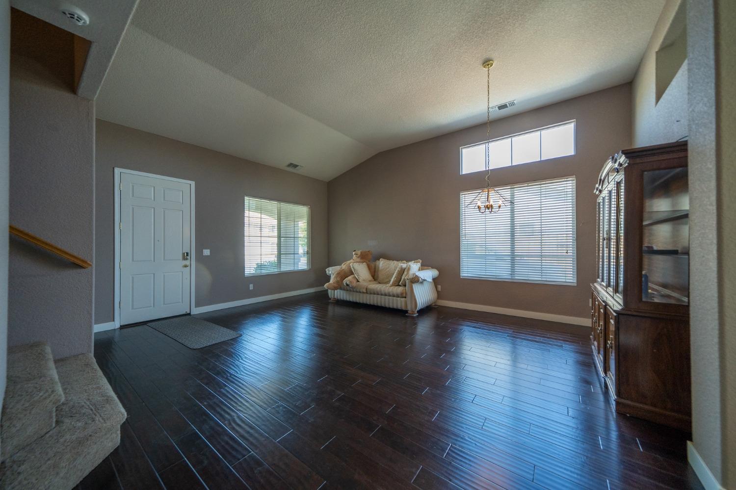 Detail Gallery Image 41 of 64 For 702 Vasconcellos Ave, Manteca,  CA 95336 - 5 Beds | 4/1 Baths