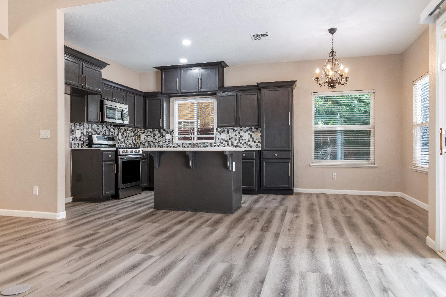 Detail Gallery Image 16 of 47 For 2427 Arabian Way, Turlock,  CA 95380 - 4 Beds | 2 Baths