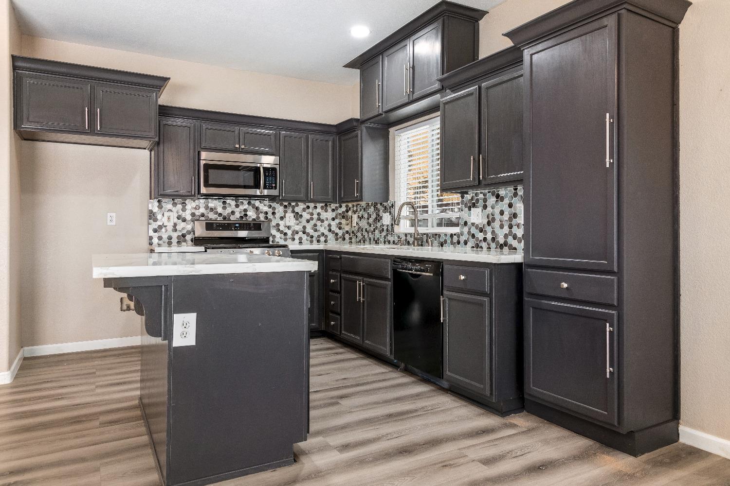 Detail Gallery Image 18 of 47 For 2427 Arabian Way, Turlock,  CA 95380 - 4 Beds | 2 Baths