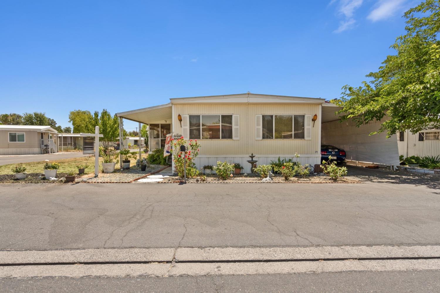 Detail Gallery Image 1 of 1 For 149 Chabot, Citrus Heights,  CA 95621 - 2 Beds | 2 Baths