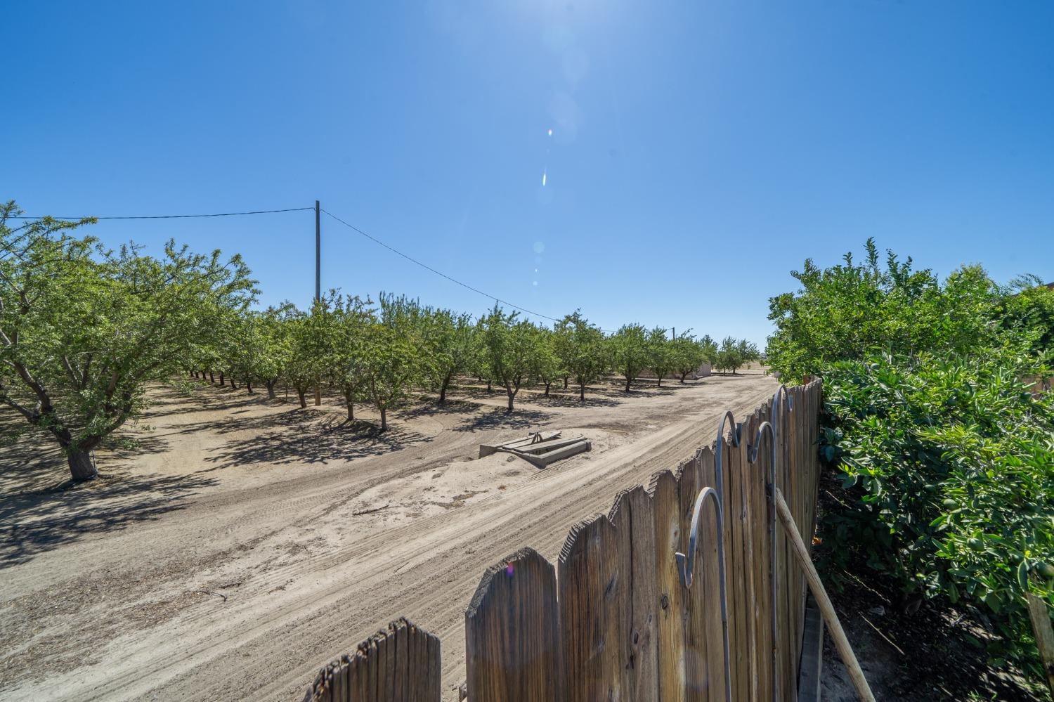 Detail Gallery Image 8 of 64 For 702 Vasconcellos Ave, Manteca,  CA 95336 - 5 Beds | 4/1 Baths