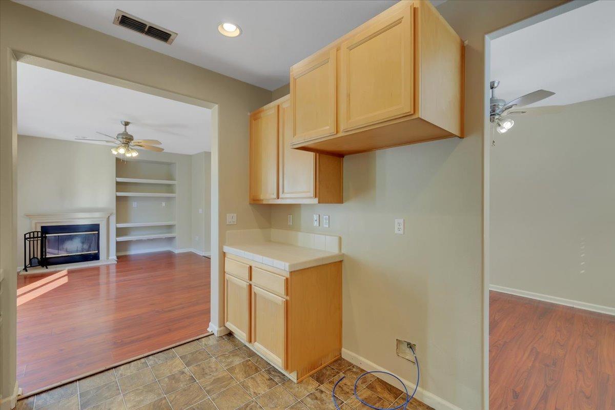 Detail Gallery Image 11 of 30 For 450 Natalino Cir, Sacramento,  CA 95835 - 3 Beds | 2 Baths