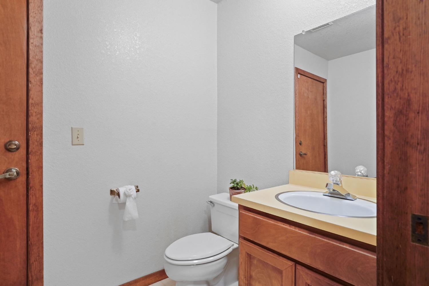 Detail Gallery Image 26 of 50 For 8365 Auburn Folsom Rd, Granite Bay,  CA 95746 - 4 Beds | 2/1 Baths