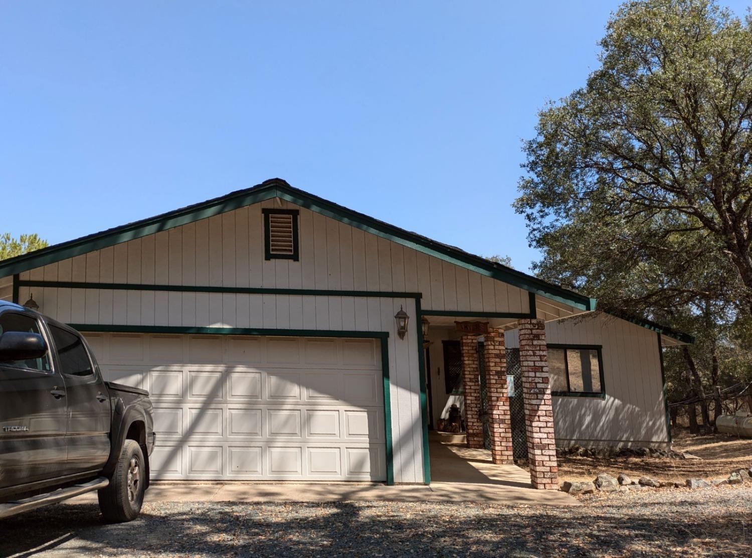 Detail Gallery Image 1 of 28 For 11011 Chances R Rd, Penn Valley,  CA 95946 - 2 Beds | 2 Baths