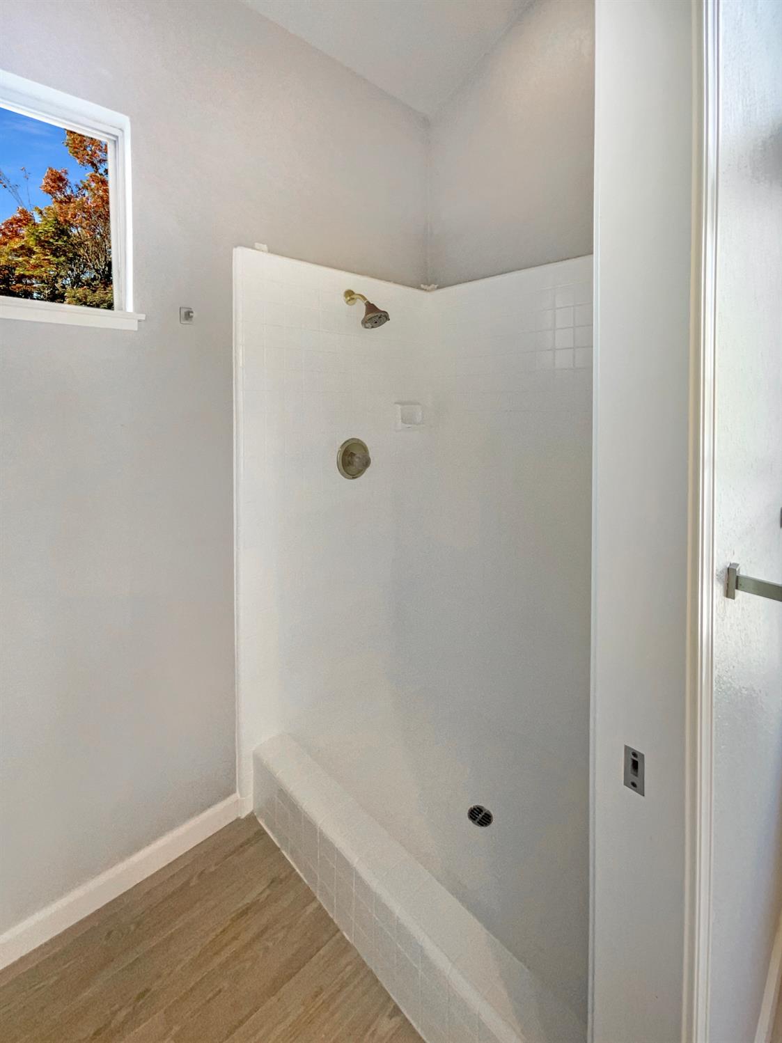 Detail Gallery Image 37 of 58 For 1731 Lakeshore Dr, Lodi,  CA 95242 - 3 Beds | 2/1 Baths