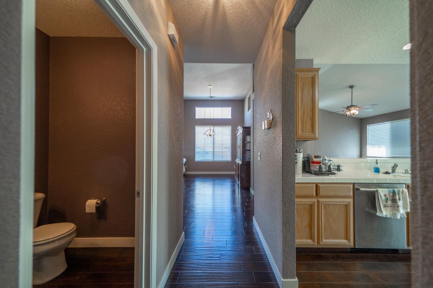 Detail Gallery Image 23 of 64 For 702 Vasconcellos Ave, Manteca,  CA 95336 - 5 Beds | 4/1 Baths