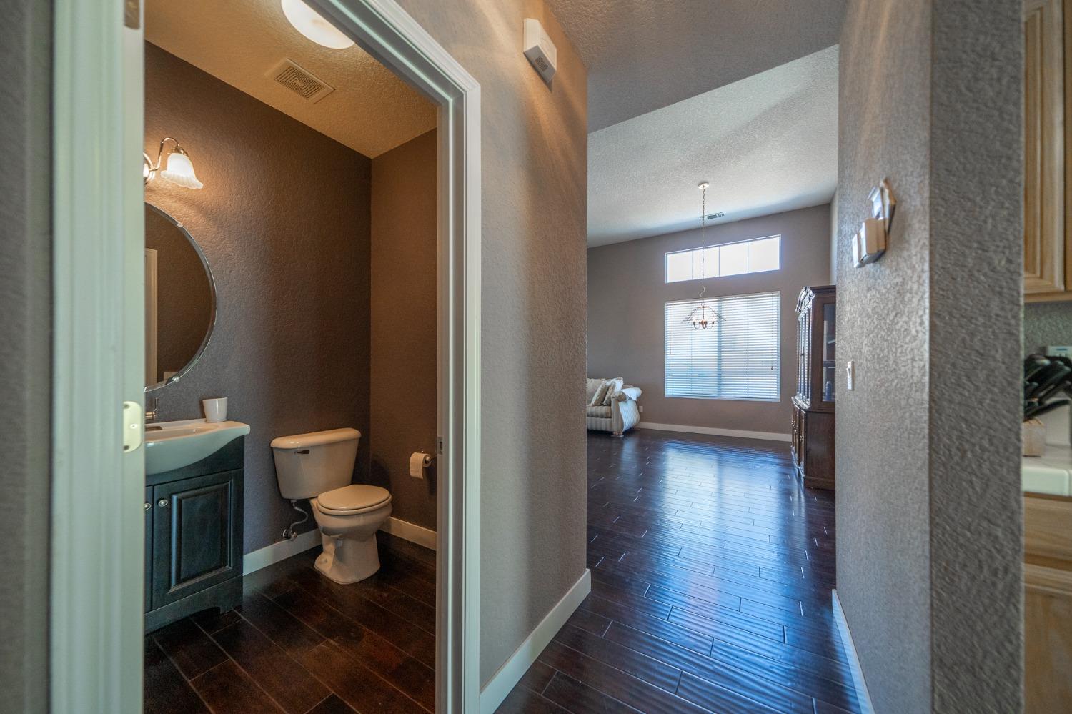 Detail Gallery Image 35 of 64 For 702 Vasconcellos Ave, Manteca,  CA 95336 - 5 Beds | 4/1 Baths