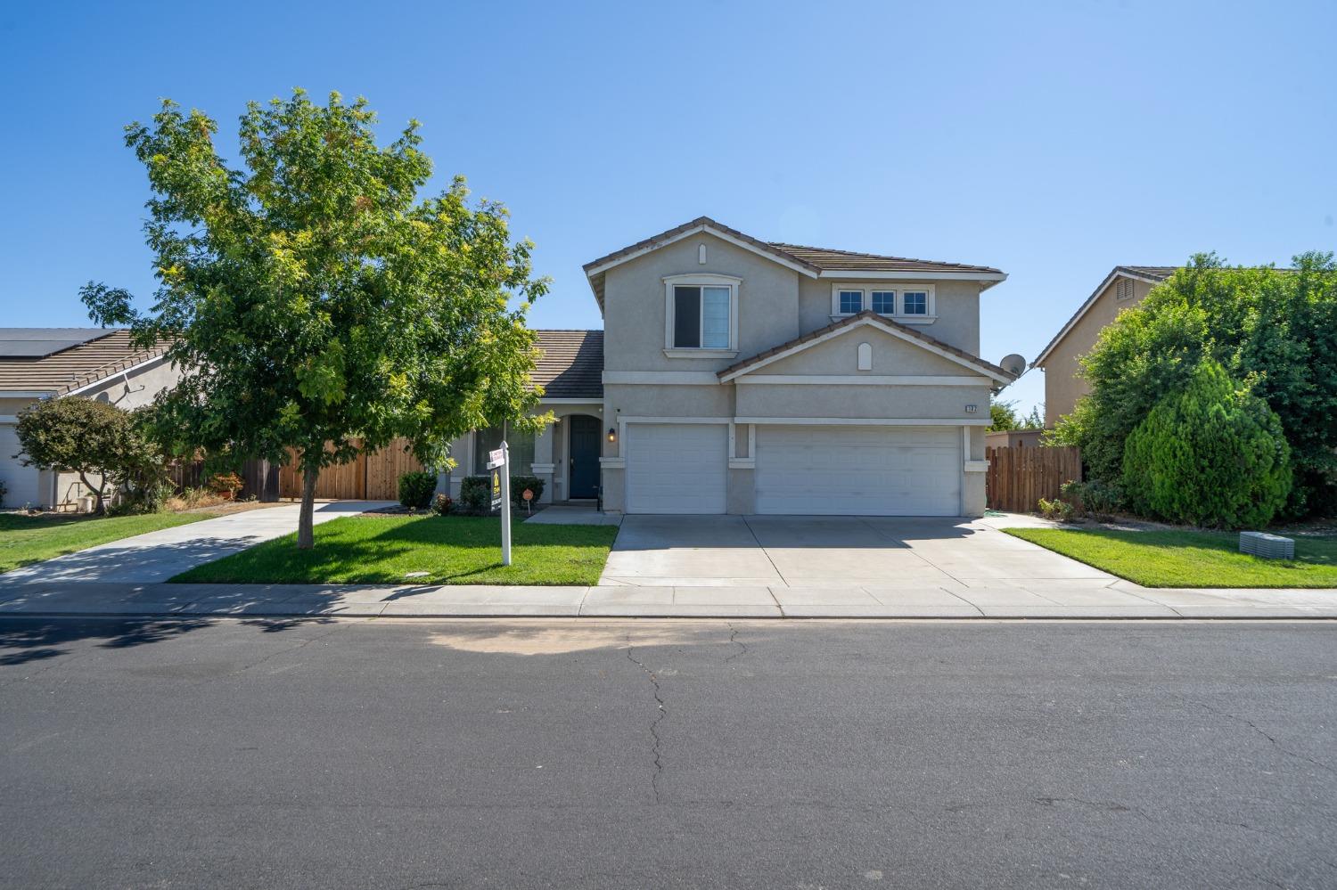 Detail Gallery Image 1 of 64 For 702 Vasconcellos Ave, Manteca,  CA 95336 - 5 Beds | 4/1 Baths