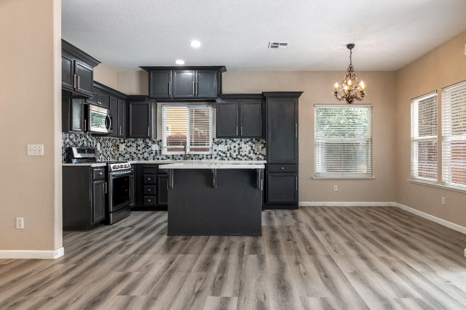 Detail Gallery Image 19 of 47 For 2427 Arabian Way, Turlock,  CA 95380 - 4 Beds | 2 Baths