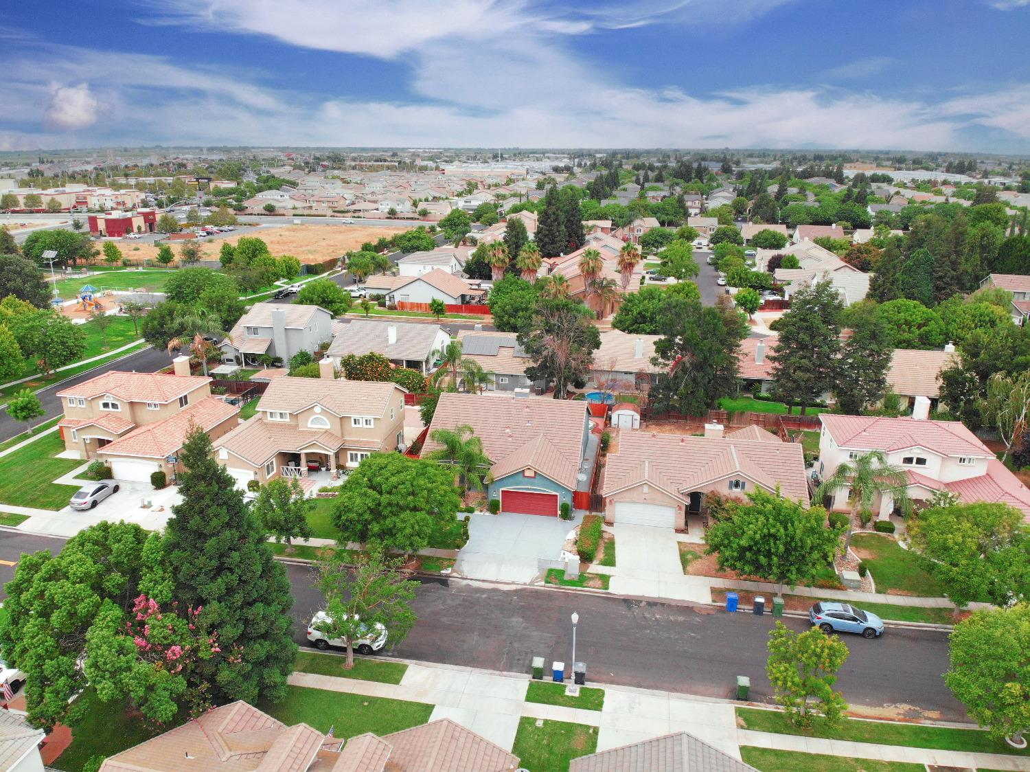 Detail Gallery Image 4 of 47 For 2427 Arabian Way, Turlock,  CA 95380 - 4 Beds | 2 Baths