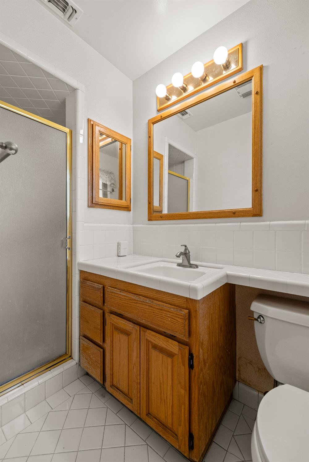 Detail Gallery Image 23 of 31 For 7037 El Sereno Cir, Sacramento,  CA 95831 - 4 Beds | 2/1 Baths