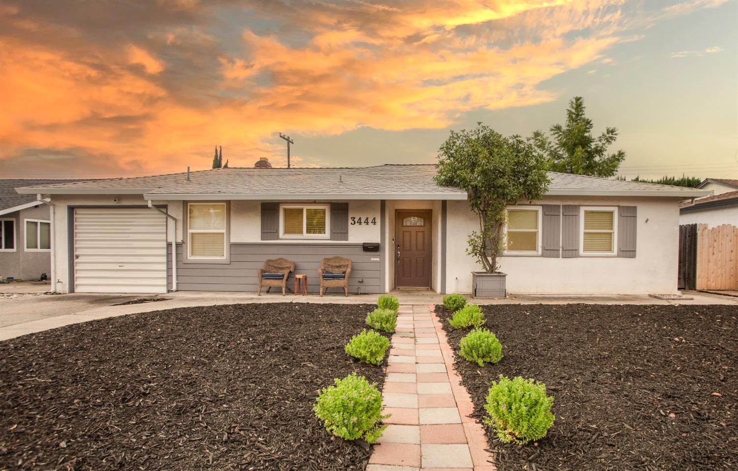 Detail Gallery Image 1 of 1 For 3444 Windsor Dr, Sacramento,  CA 95864 - 3 Beds | 1 Baths