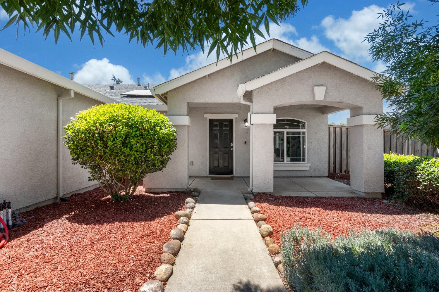 Detail Gallery Image 3 of 71 For 611 Stineman Ct, Wheatland,  CA 95692 - 4 Beds | 2 Baths