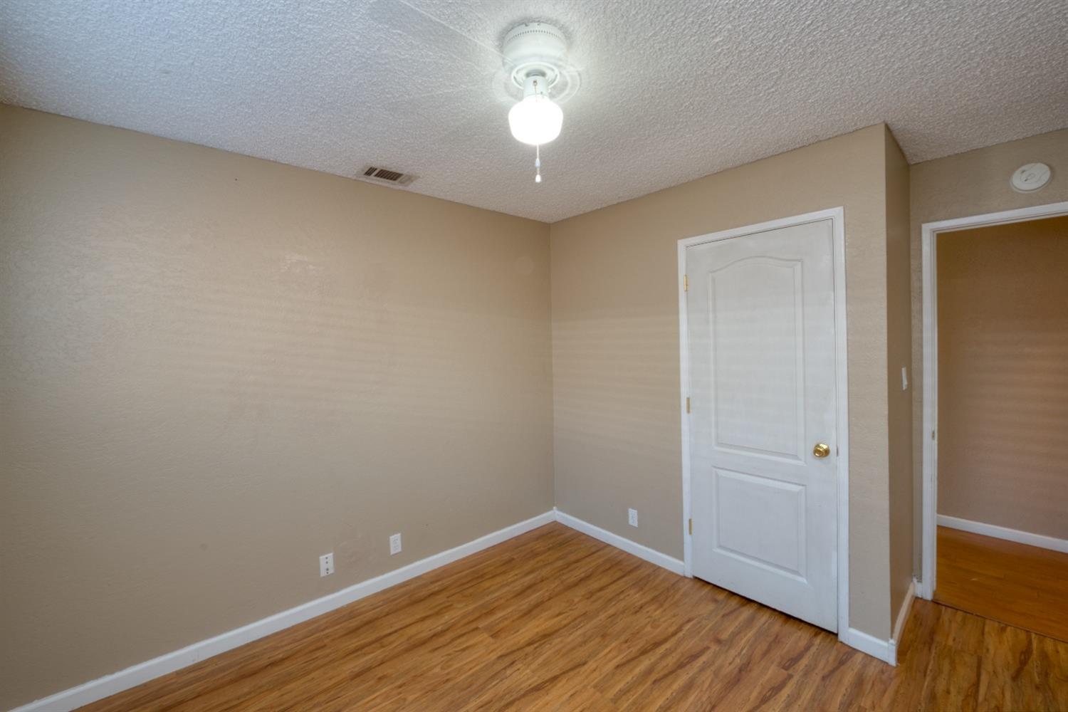 Detail Gallery Image 22 of 37 For 871 Siskiyou Ln, Manteca,  CA 95336 - 4 Beds | 2 Baths