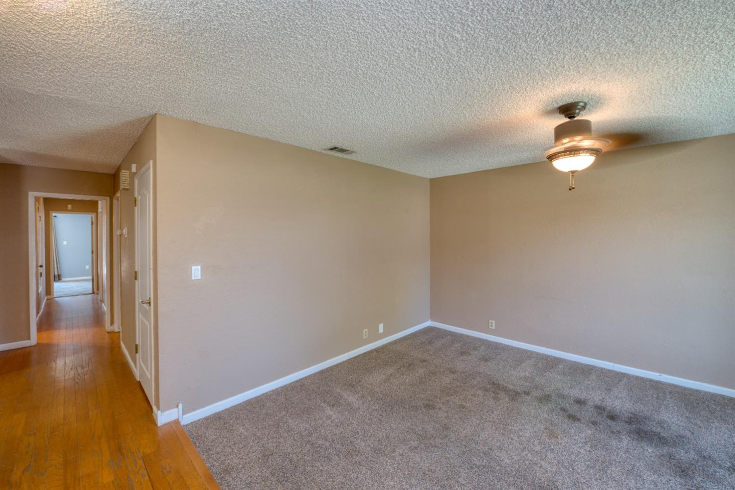 Detail Gallery Image 11 of 37 For 871 Siskiyou Ln, Manteca,  CA 95336 - 4 Beds | 2 Baths