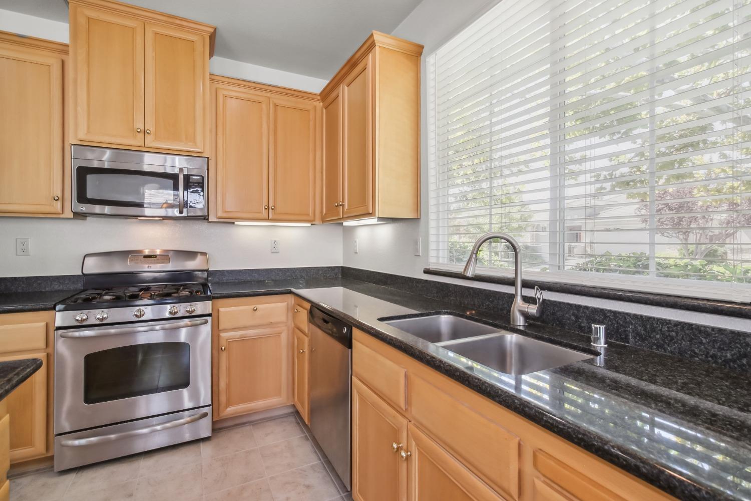 Detail Gallery Image 12 of 46 For 4081 Ionian Sea Ln, Sacramento,  CA 95834 - 2 Beds | 2 Baths