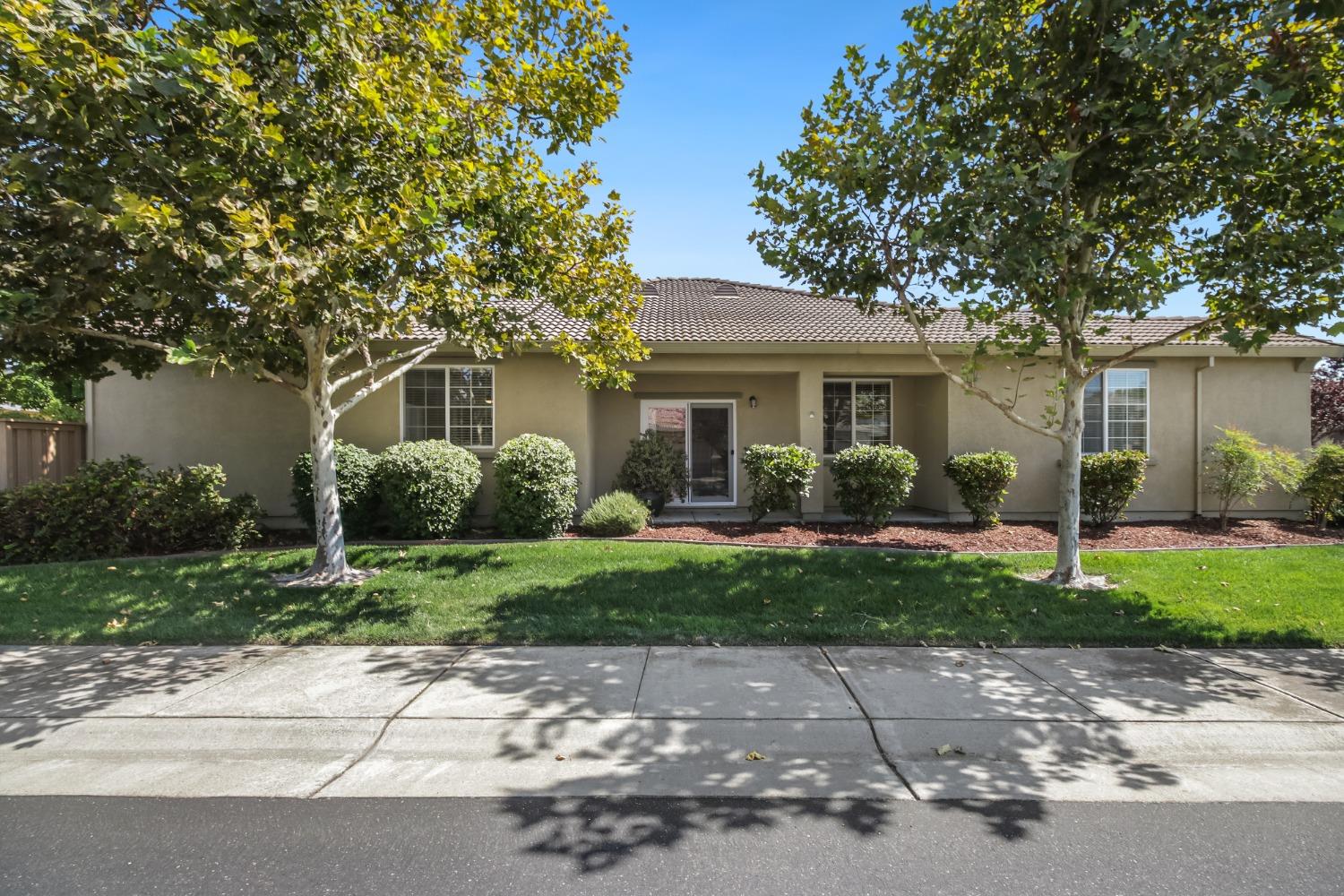 Detail Gallery Image 3 of 46 For 4081 Ionian Sea Ln, Sacramento,  CA 95834 - 2 Beds | 2 Baths