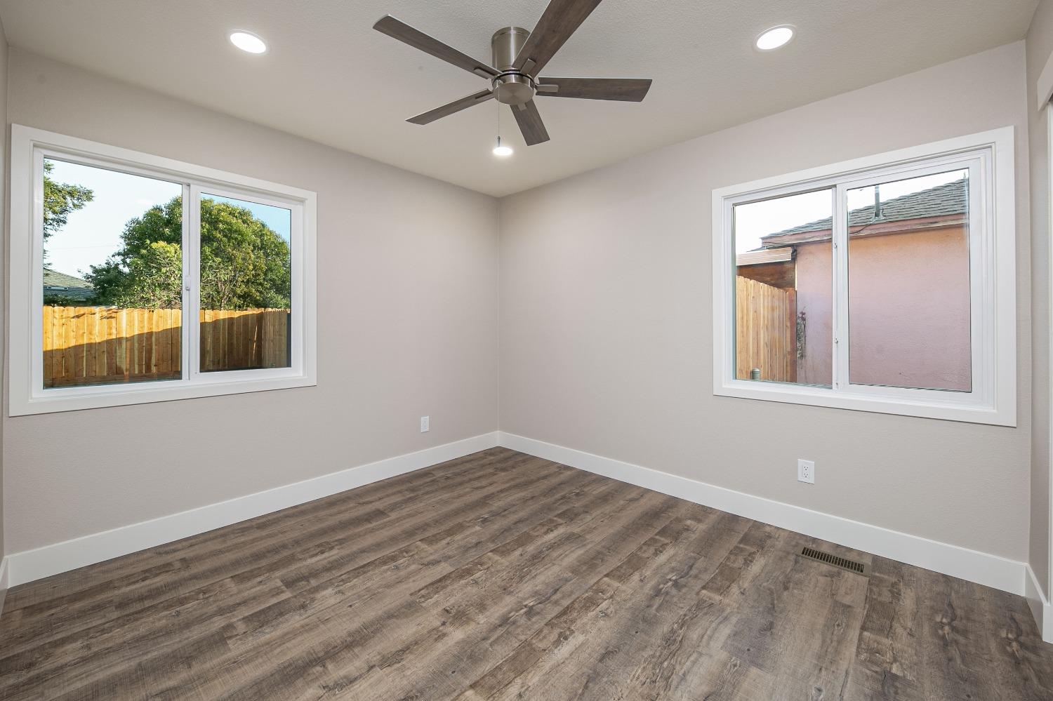 Detail Gallery Image 19 of 35 For 10 W Essex St, Stockton,  CA 95204 - 2 Beds | 1 Baths