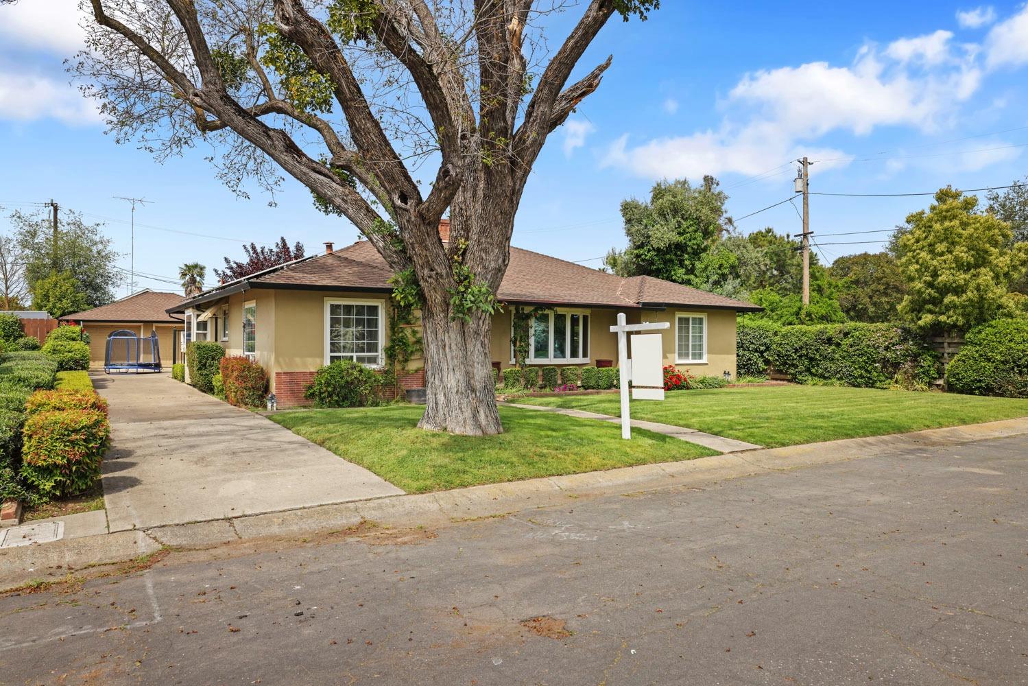 Detail Gallery Image 4 of 52 For 15 Barton, Oakdale,  CA 95361 - 3 Beds | 2 Baths