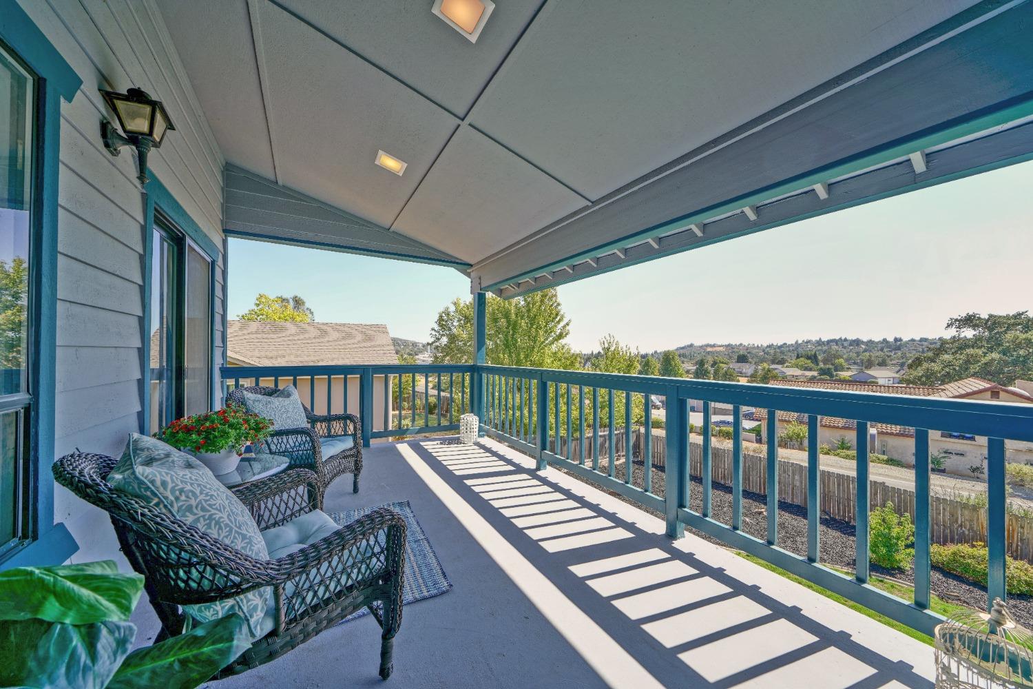 Detail Gallery Image 4 of 46 For 2982 Alhambra Ct, Cameron Park,  CA 95682 - 3 Beds | 2/1 Baths