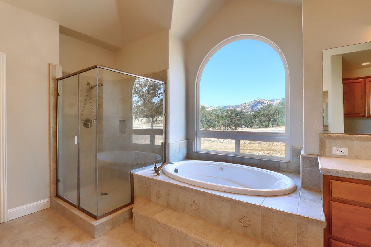 Detail Gallery Image 33 of 74 For 3022 Blue Oak Dr, Catheys Valley,  CA 95306 - 4 Beds | 3/1 Baths