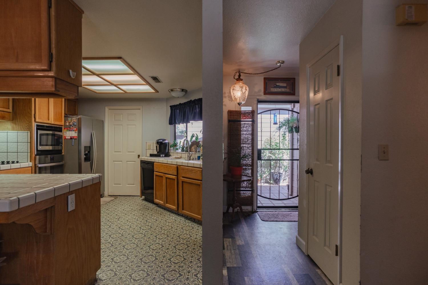 Detail Gallery Image 4 of 36 For 1344 Paseo Redondo Dr, Merced,  CA 95348 - 2 Beds | 2 Baths