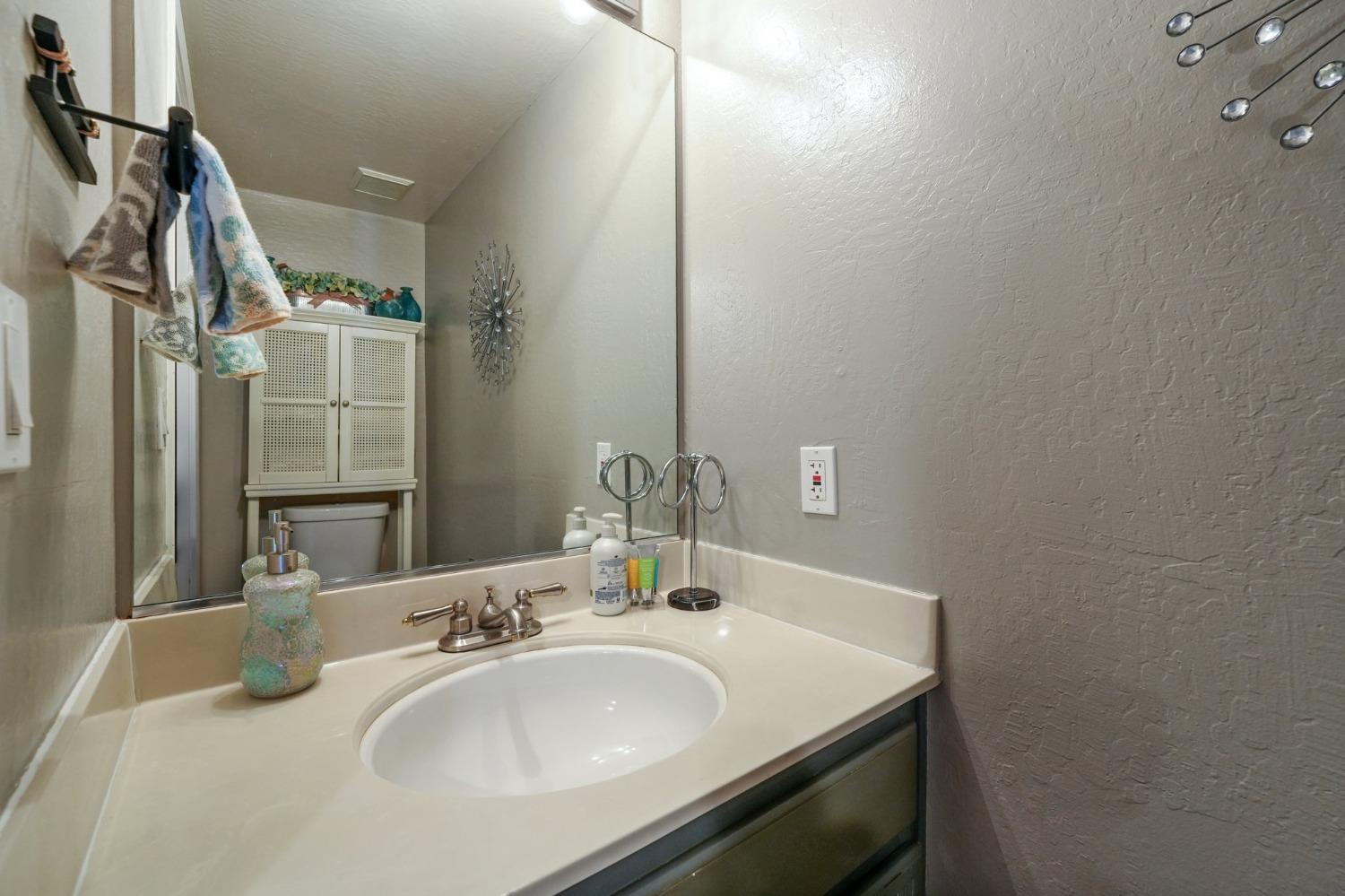 Detail Gallery Image 17 of 37 For 105 Glenbridge Ct, Pleasant Hill,  CA 94523 - 2 Beds | 2/1 Baths