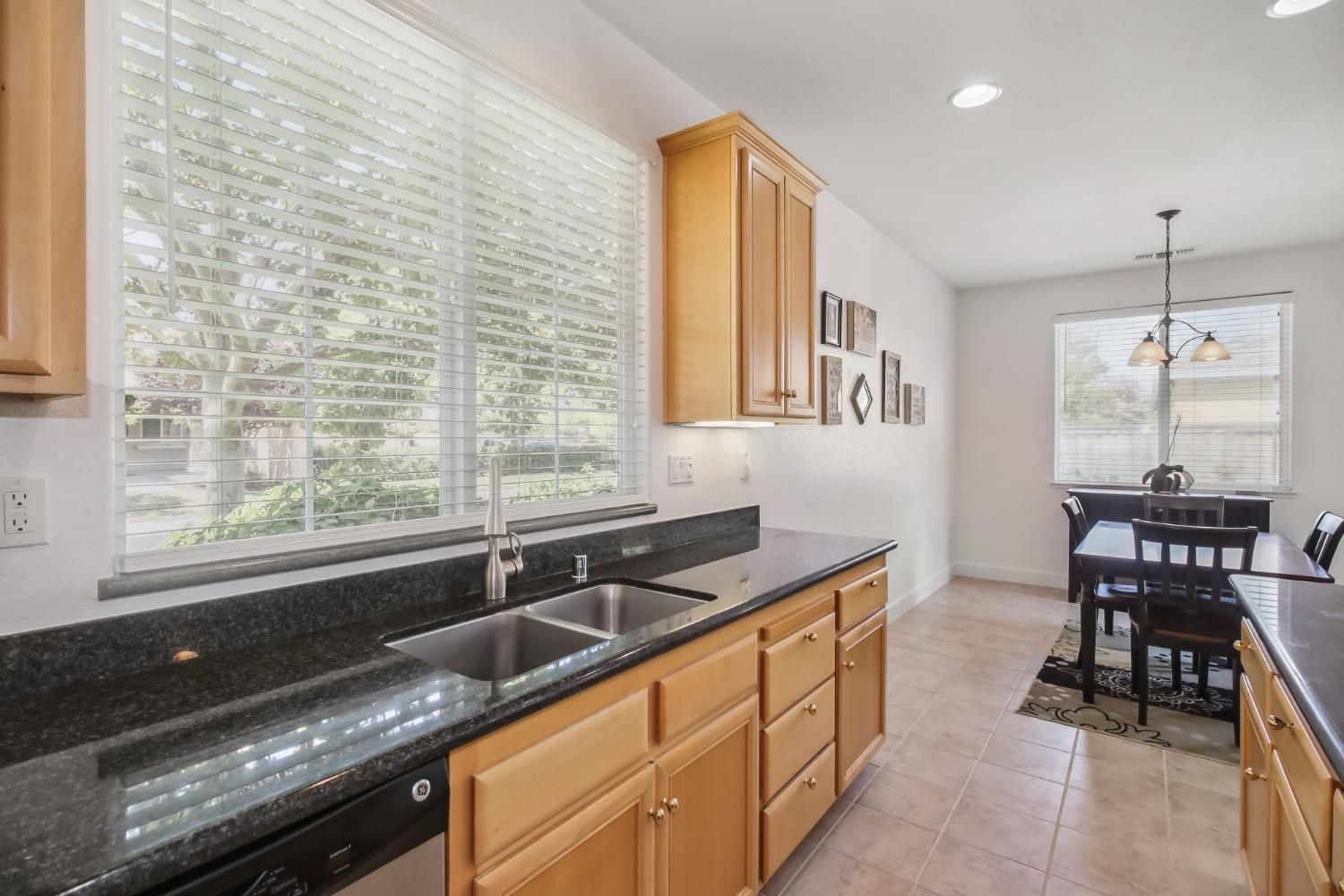 Detail Gallery Image 10 of 46 For 4081 Ionian Sea Ln, Sacramento,  CA 95834 - 2 Beds | 2 Baths