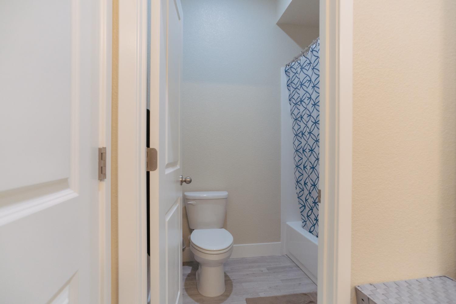 Detail Gallery Image 44 of 50 For 2374 Paramount Ln, Manteca,  CA 95337 - 3 Beds | 2/1 Baths