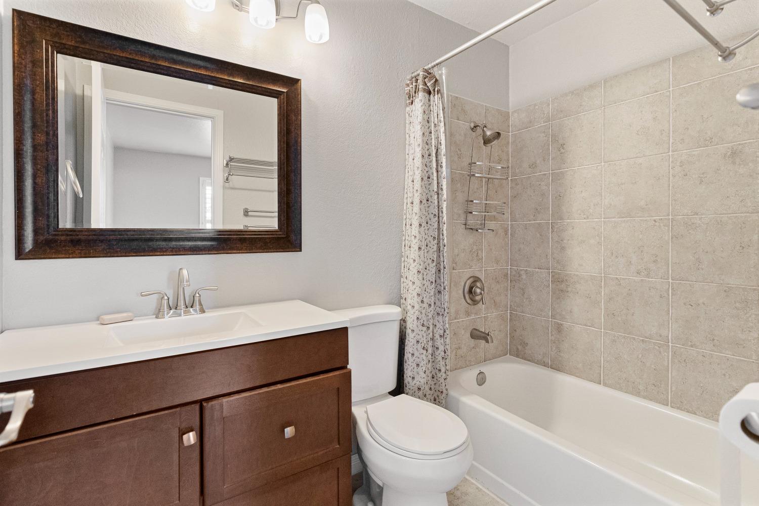 Detail Gallery Image 14 of 29 For 4929 Grouse Run Dr, Stockton,  CA 95207 - 2 Beds | 2/1 Baths