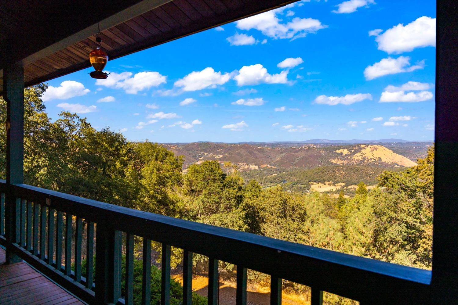 Detail Gallery Image 11 of 55 For 5105 Glory View Dr, Placerville,  CA 95667 - 4 Beds | 2/2 Baths