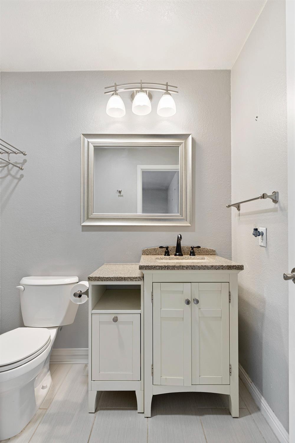 Detail Gallery Image 19 of 29 For 4929 Grouse Run Dr, Stockton,  CA 95207 - 2 Beds | 2/1 Baths