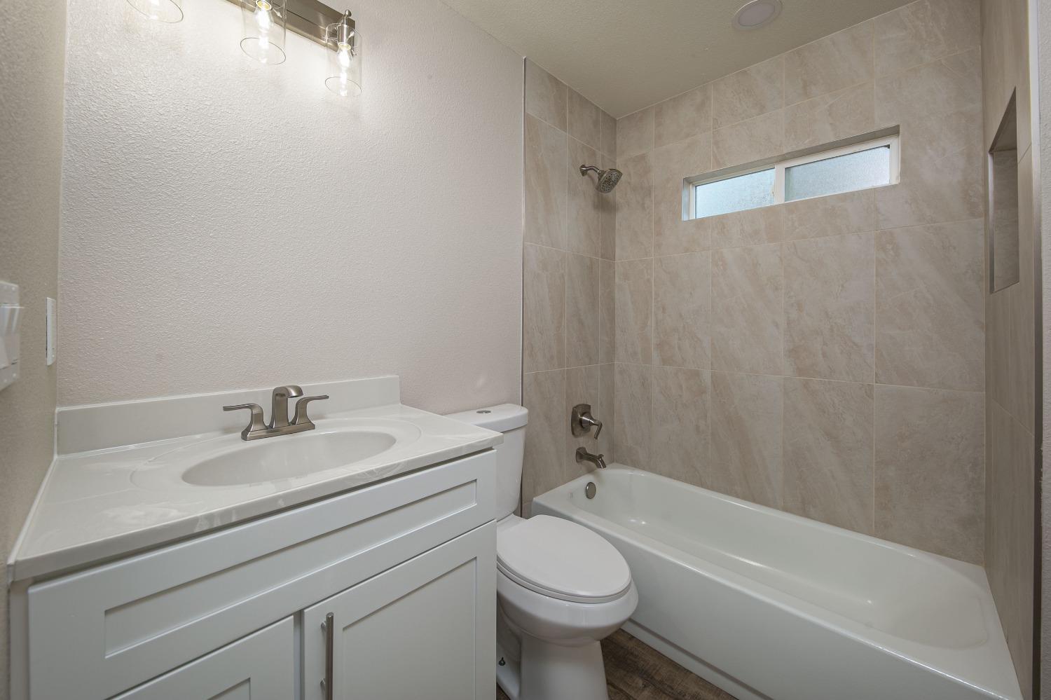 Detail Gallery Image 18 of 35 For 10 W Essex St, Stockton,  CA 95204 - 2 Beds | 1 Baths