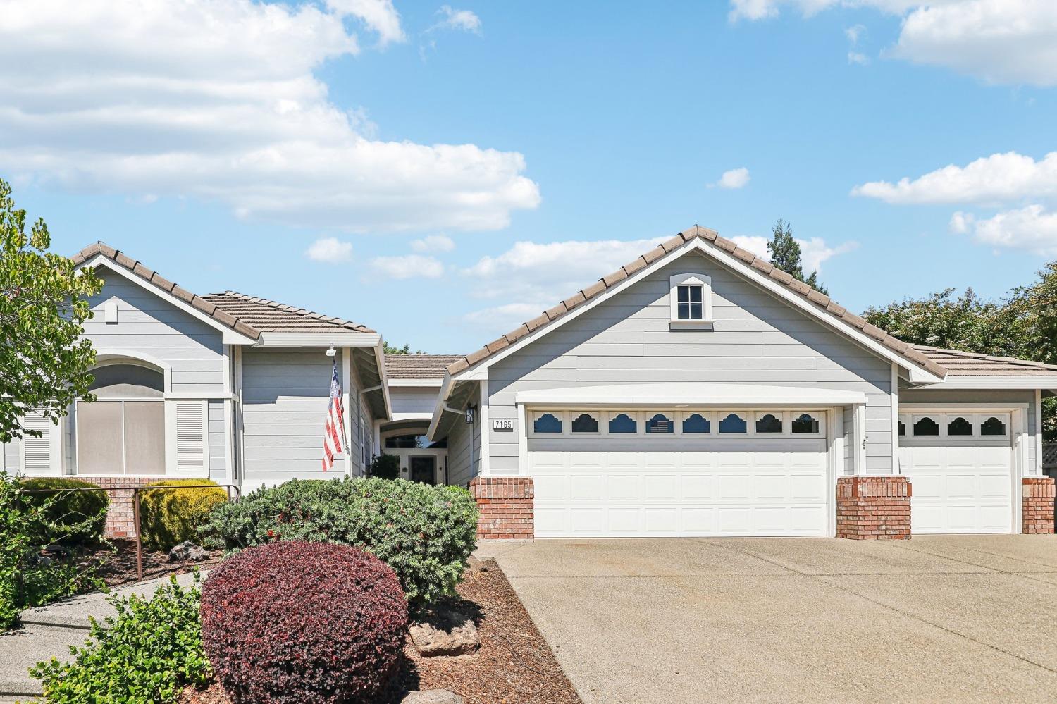 Detail Gallery Image 1 of 1 For 7165 Secret Garden Loop, Roseville,  CA 95747 - 3 Beds | 2 Baths