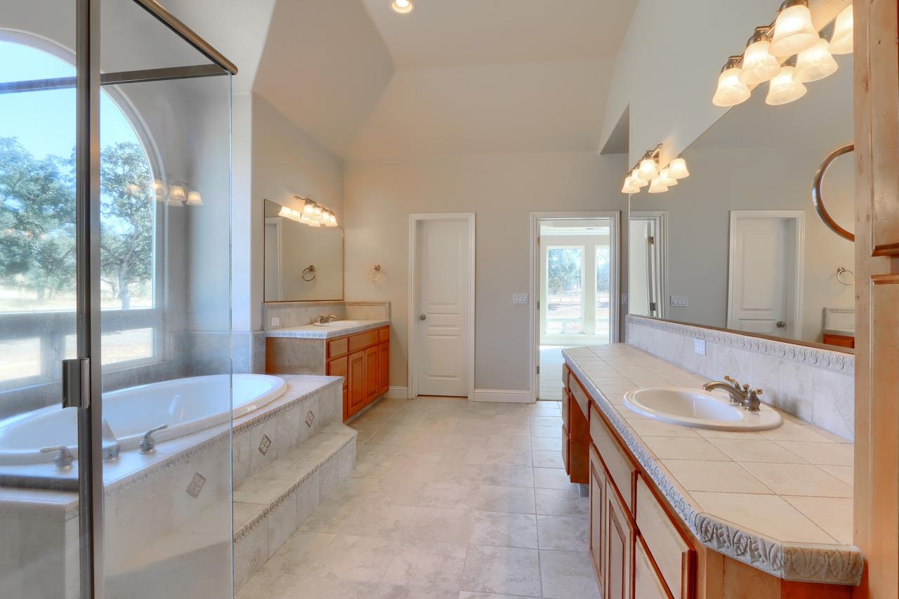 Detail Gallery Image 37 of 74 For 3022 Blue Oak Dr, Catheys Valley,  CA 95306 - 4 Beds | 3/1 Baths