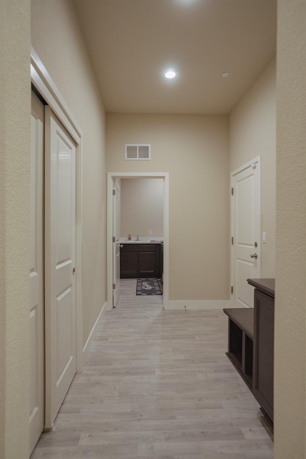 Detail Gallery Image 32 of 50 For 2374 Paramount Ln, Manteca,  CA 95337 - 3 Beds | 2/1 Baths