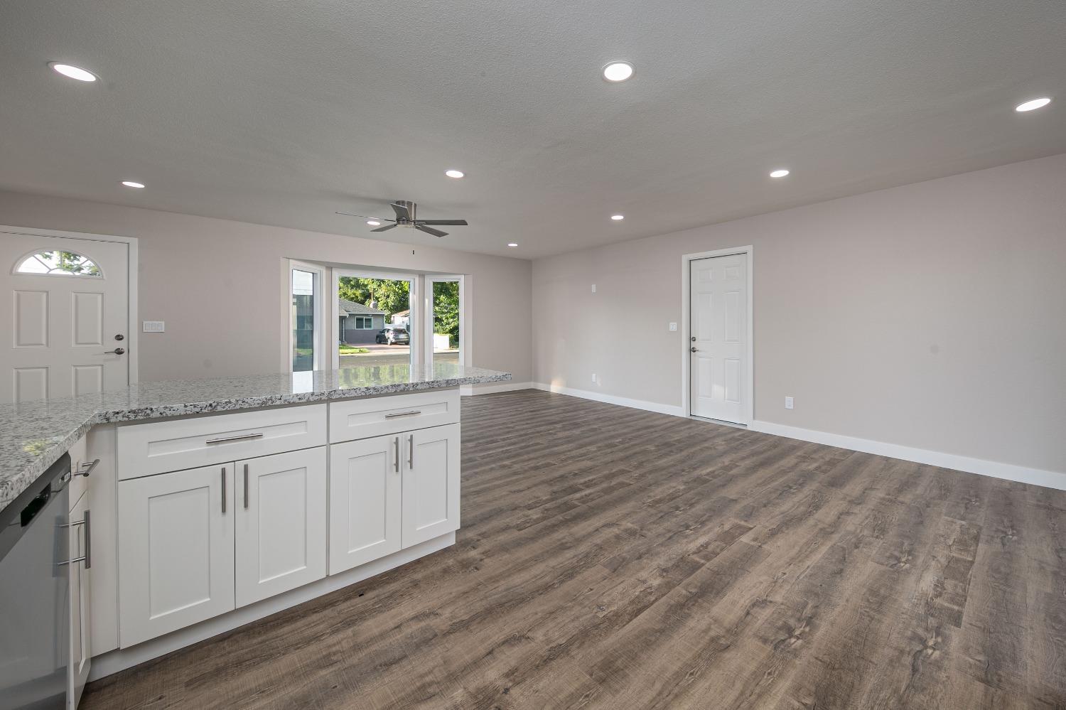 Detail Gallery Image 14 of 35 For 10 W Essex St, Stockton,  CA 95204 - 2 Beds | 1 Baths