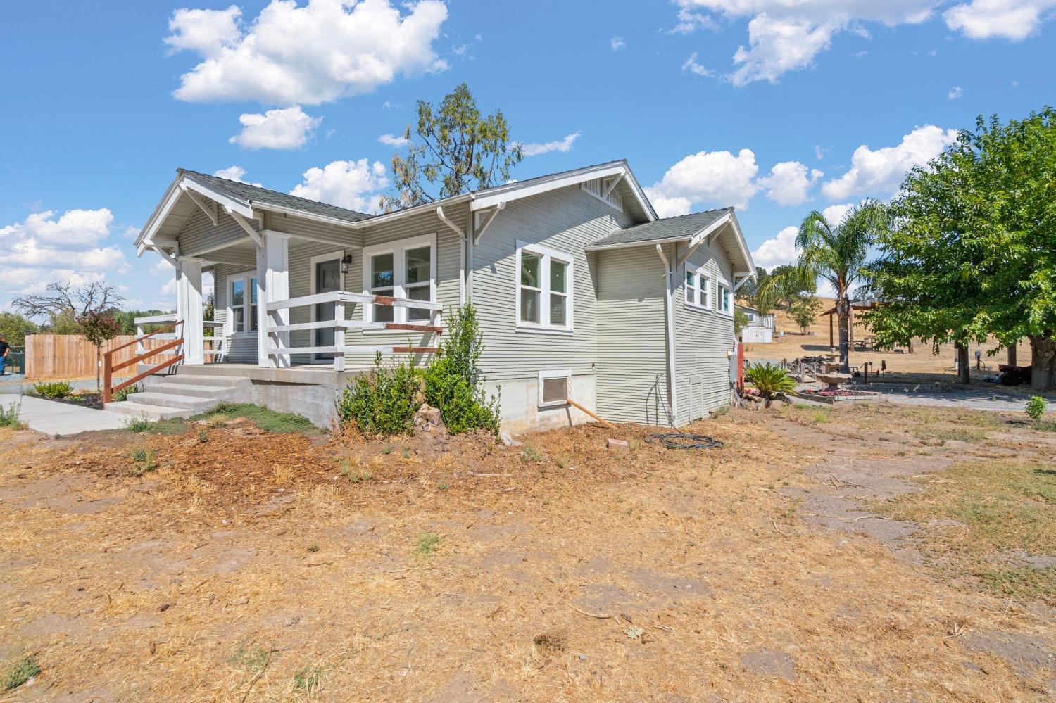 Detail Gallery Image 5 of 59 For 8052 Highway 26, Valley Springs,  CA 95252 - 2 Beds | 1 Baths